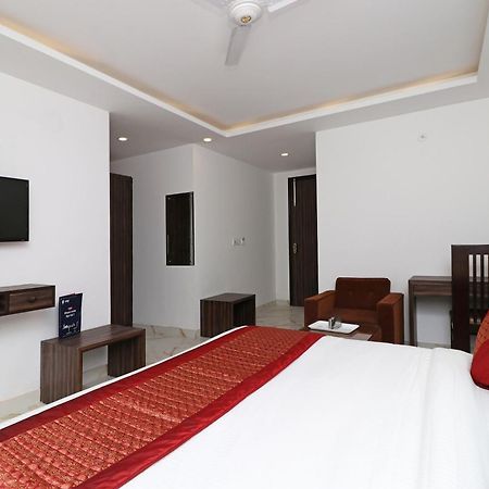 Hotel O Aamara Új-Delhi Kültér fotó