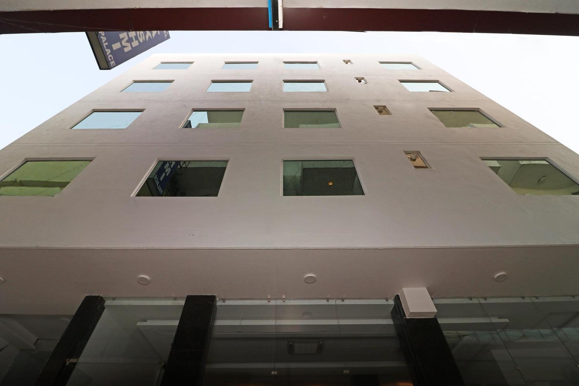Hotel O Aamara Új-Delhi Kültér fotó