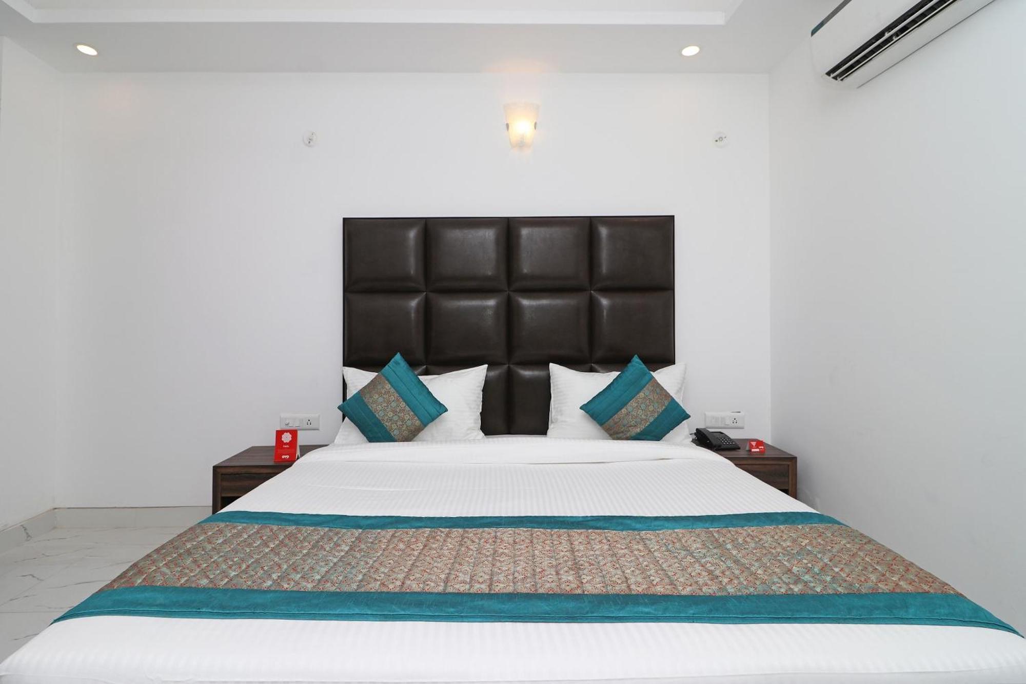 Hotel O Aamara Új-Delhi Kültér fotó