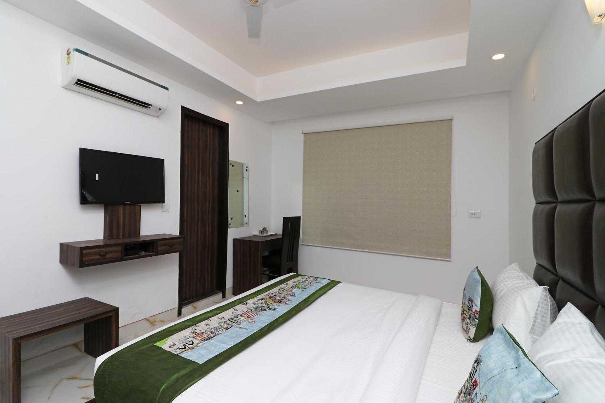 Hotel O Aamara Új-Delhi Kültér fotó