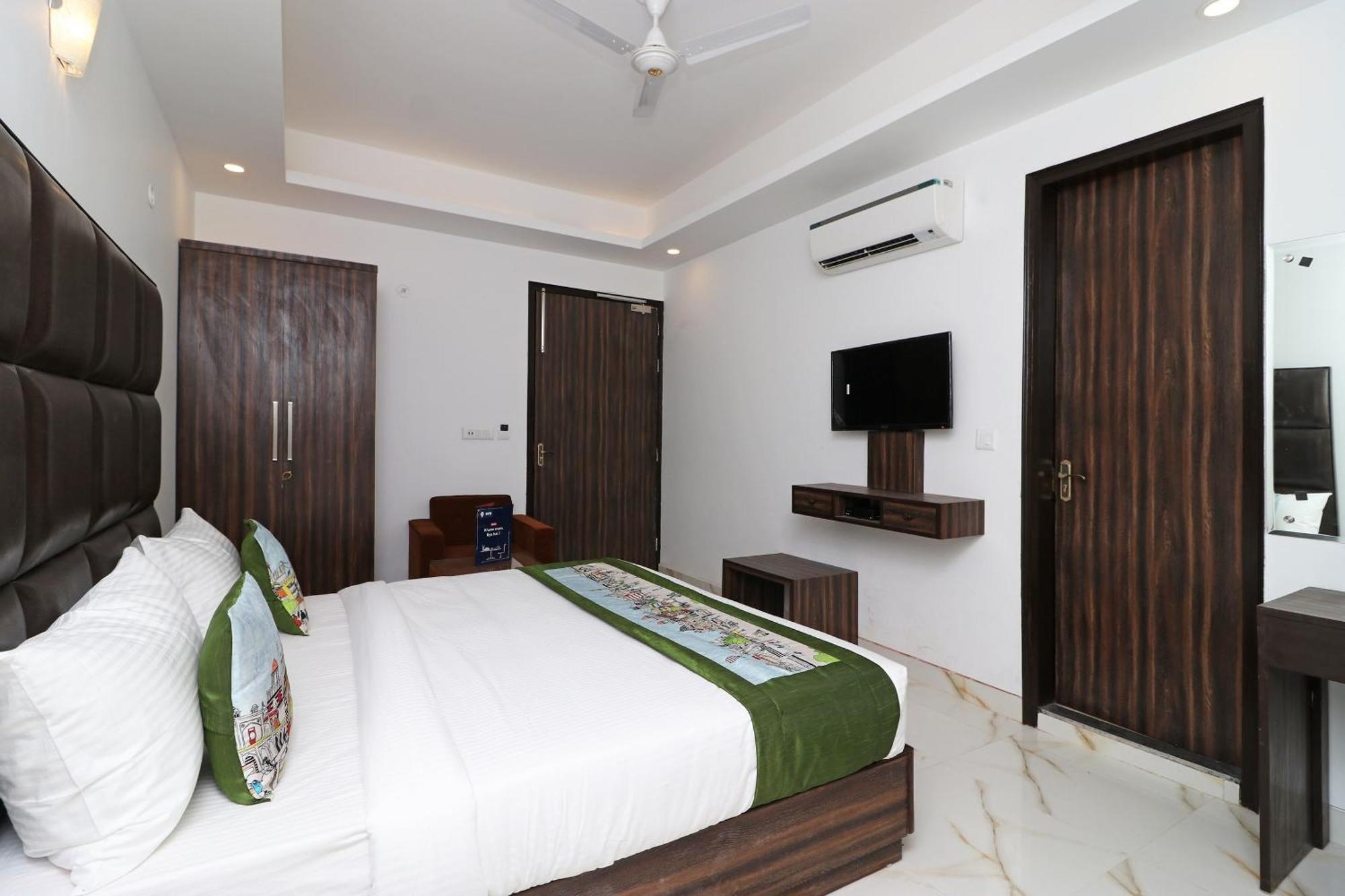 Hotel O Aamara Új-Delhi Kültér fotó