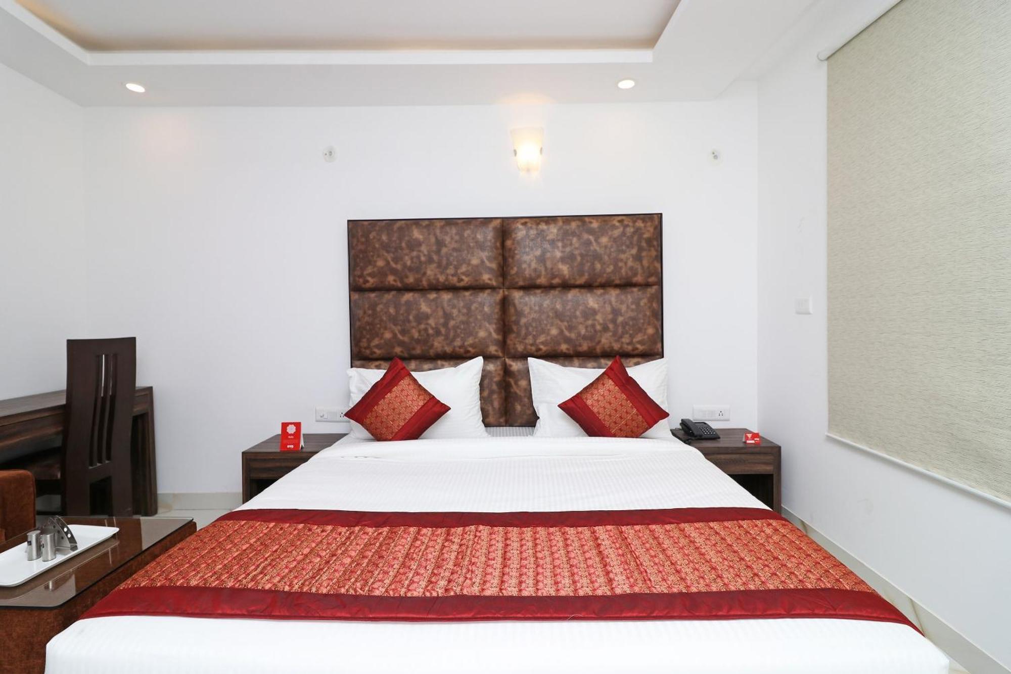 Hotel O Aamara Új-Delhi Kültér fotó