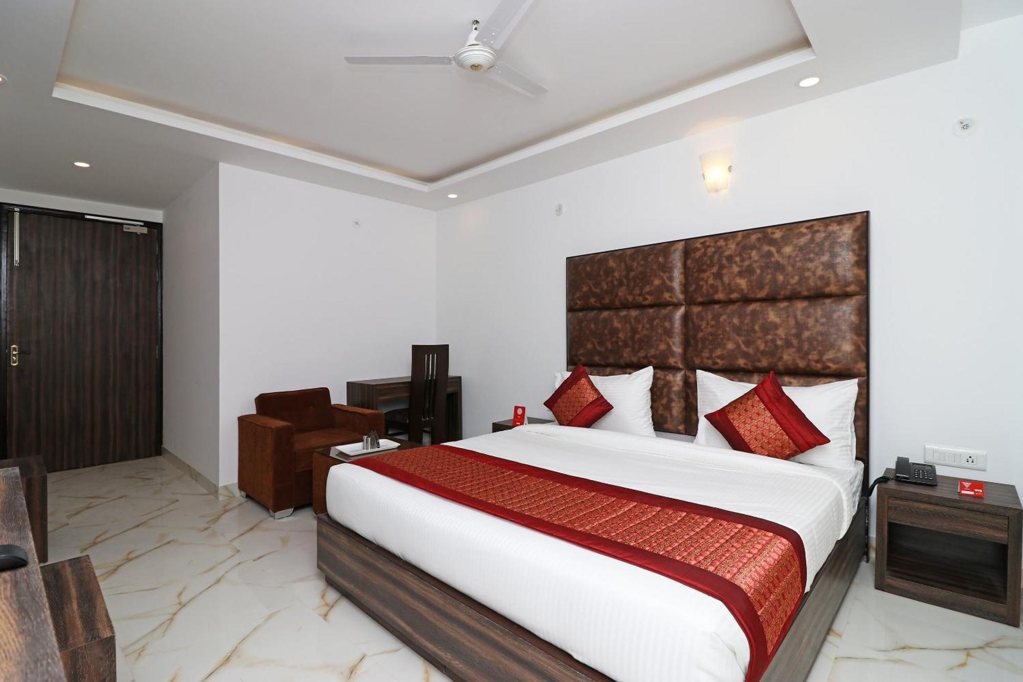 Hotel O Aamara Új-Delhi Kültér fotó