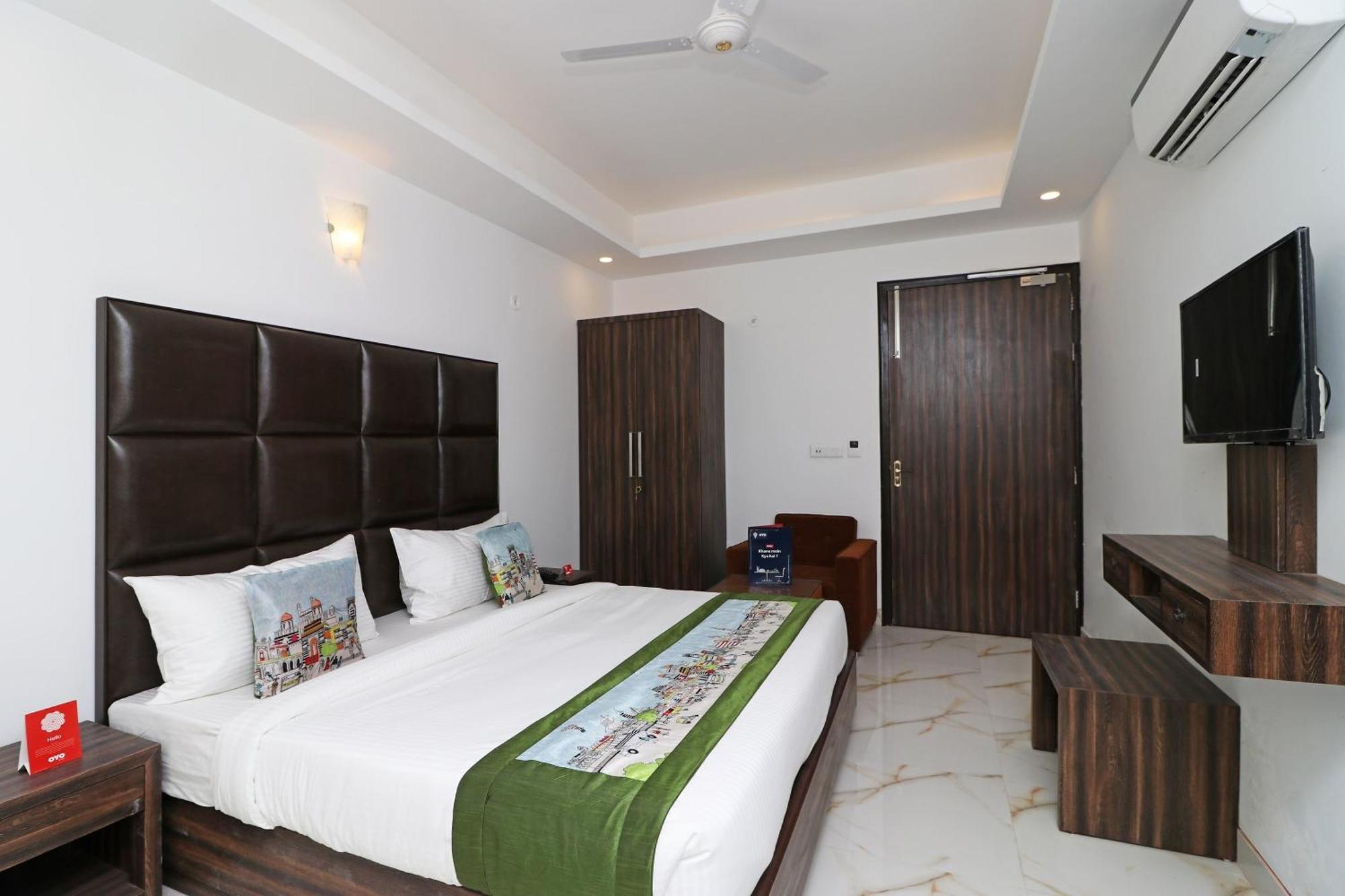 Hotel O Aamara Új-Delhi Kültér fotó